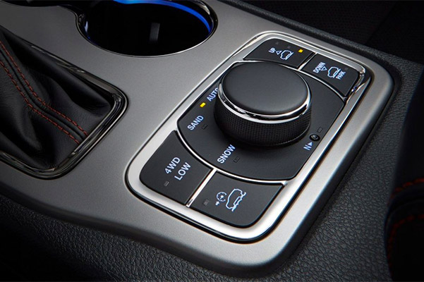 2019 Jeep Grand Cherokee Interior