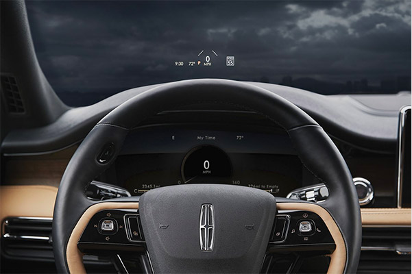 The New 2020 Lincoln Corsair digital heads up display