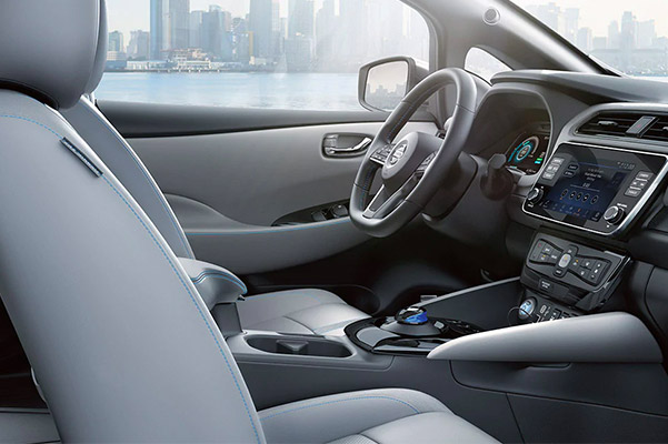 2020 Nissan LEAF font seats and dashboard