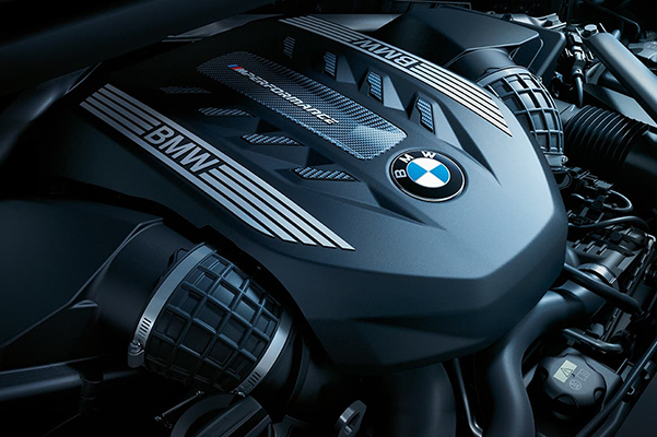 Close shot of a 2021 BMW X6 Engine