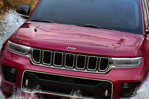 2021 Jeep Grand Cherokee L driving through water