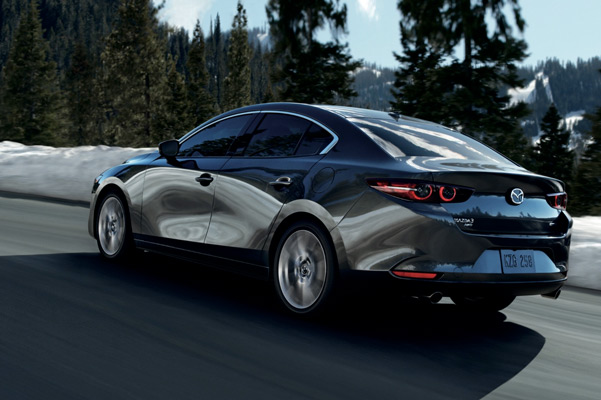 2021 mazda3 driving in the snow
