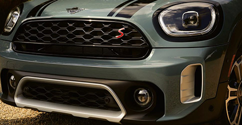 2021 MINI Countryman close up of grille