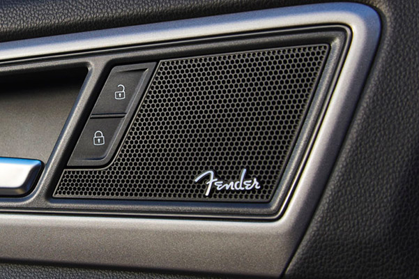 2021 Volkswagen Atlas side door Fender speaker