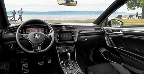 2021 Volkswagen Tiguan interior technology