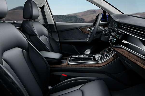 Interior shot of the front rows of a 2022 Audi Q7.