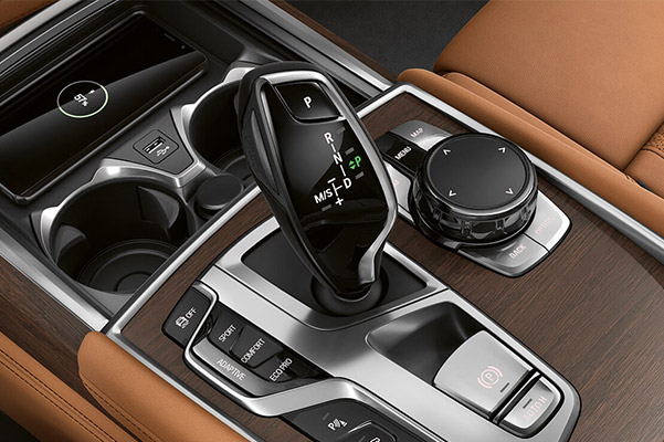 close up of bmw 7 series shift and drive modes