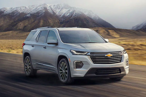 2022 Chevrolet Traverse Mid Side SUV Exterior Left Side Front View
