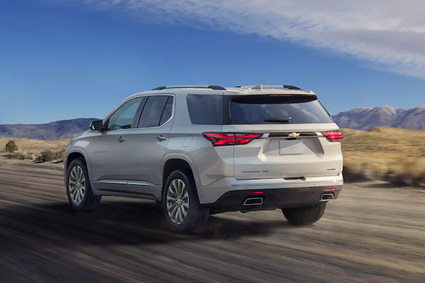2022 Chevrolet Traverse Mid Side SUV Exterior Right Side Rear View