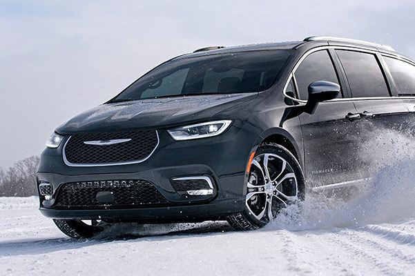 2022 Chrysler Pacifica driving through snow