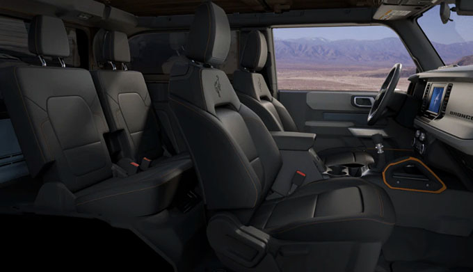 2023 Ford Bronco Badlands™ Interior View