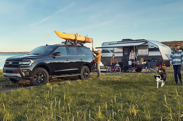 Ford Expedition towing camper