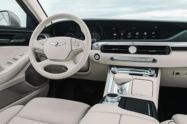 2022 Genesis G90 interior dashboard and technology