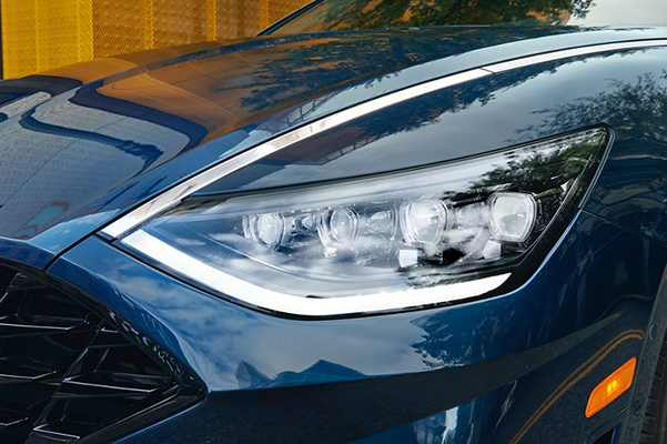 Detail shot of a 2022 Hyundai Sonata headlight.
