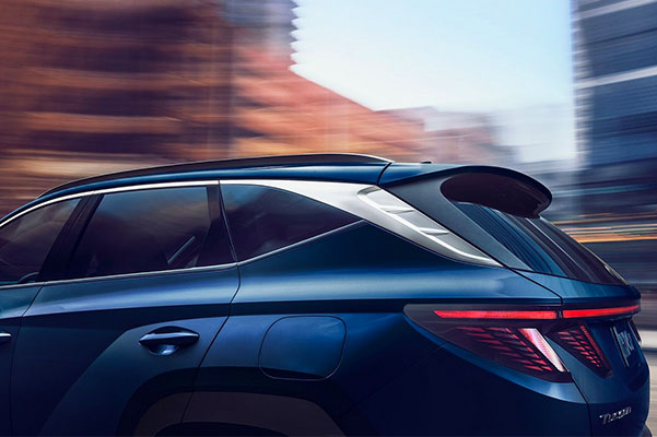 2022 Hyundai Tucson Hybrid in action