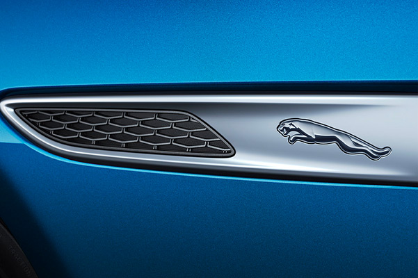 2022 Jaguar XF Front fender vent with Jaugar logo
