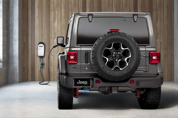 2022 Jeep Wrangler 4xe charging at station
