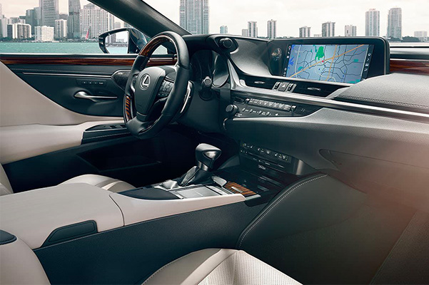 2022 Lexus ES interior technology