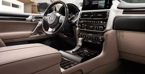 2022 Lexus GX  Front seats
