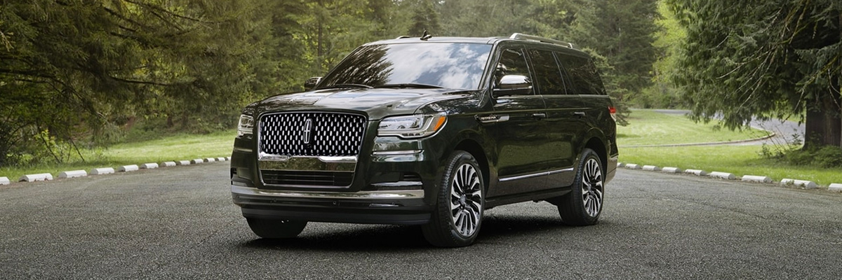 2022 Lincoln Navigator parked in park