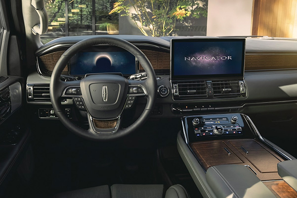 2022 Lincoln Navigator interior dashboard