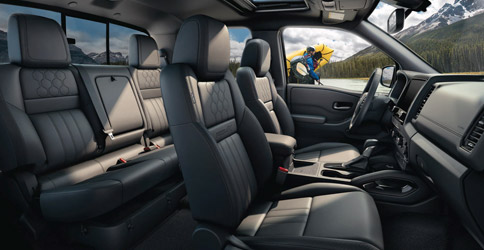 Interior of the 2022 Nissan Frontier with 5 seats