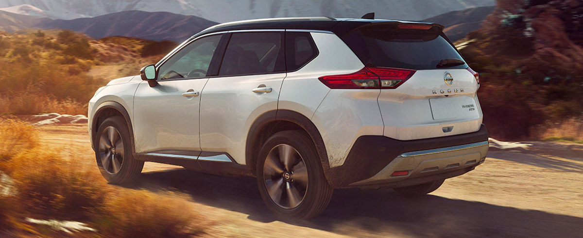 2022 Nissan Rogue drving on dirt road