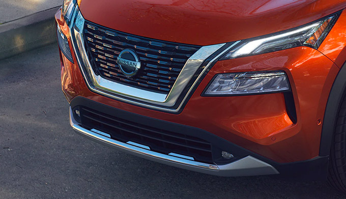 2022 Nissan Rogue front grille