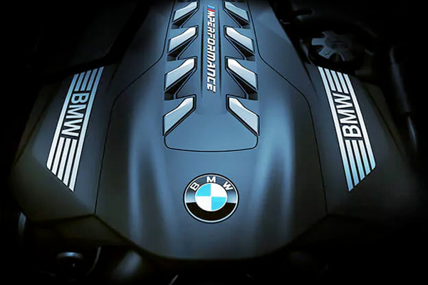 The 2023 BMW M850i xDrive Coupe is powered by precise BMW M engineering, including a 523 hp, 4.4-liter V-8 engine.