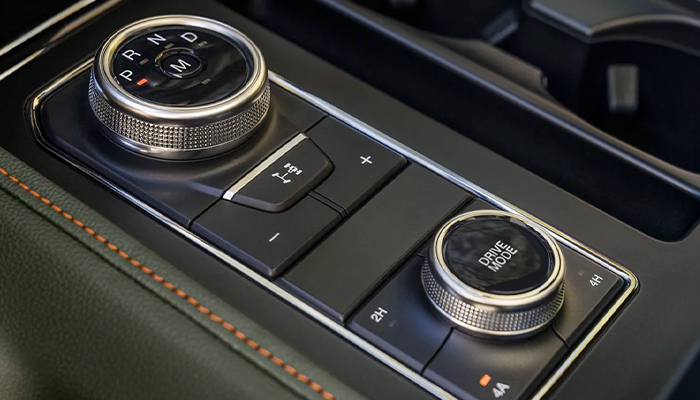 A closeup of the knobs controlling the 10-speed SelectShift® automatic transmission