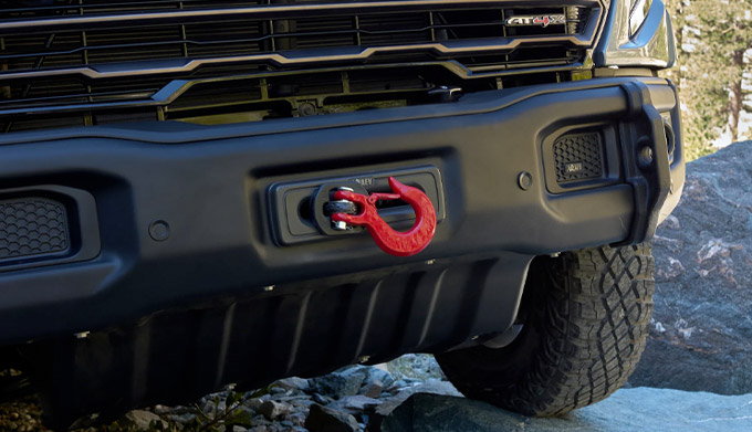 Close up of the front bumper of the 2023 GMC Sierra 1500, showing the E-lock