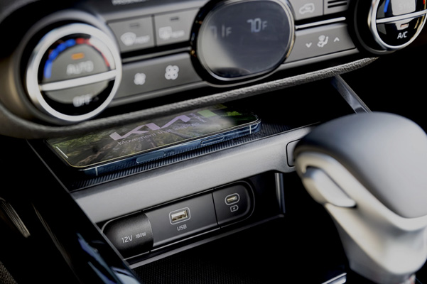 2023 Kia Soul Interior Wireless Device Charger Close-Up