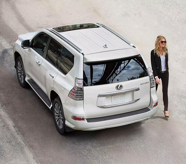 Exterior of the Lexus GX shown in Eminent White Pearl. 