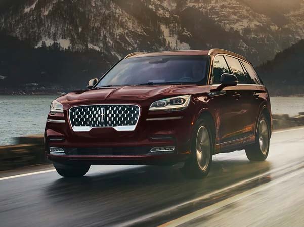 2023 Lincoln Aviator driving along a road