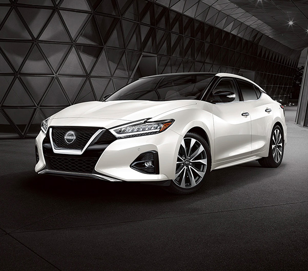 2023 Nissan Maxima Platinum front view