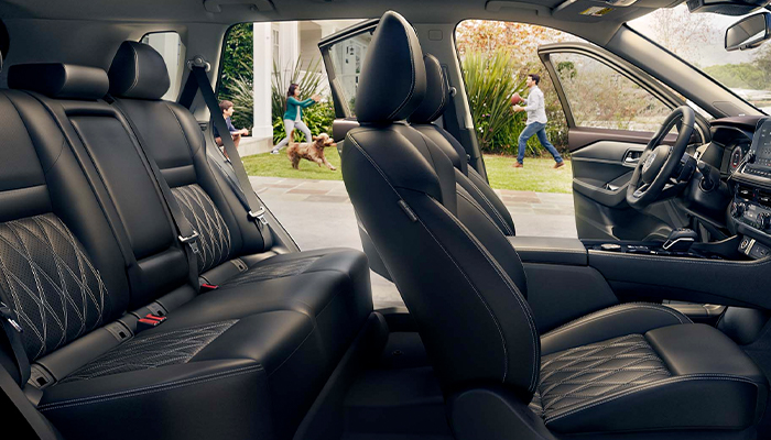 2023 Nissan Rogue interior