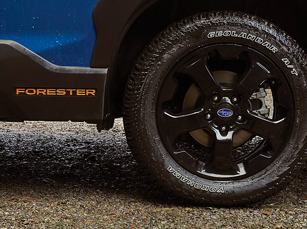 Wilderness 17-inch matte black-finish alloy wheels and Yokohama GEOLANDAR® all-terrain tires