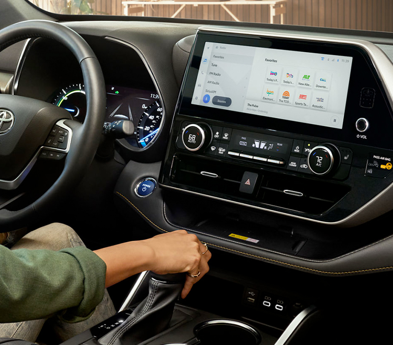 View of the interior of the 2023 Toyota Highlander dashboard.