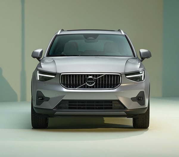 Exterior shot of a 2023 Volvo XC40 parked.