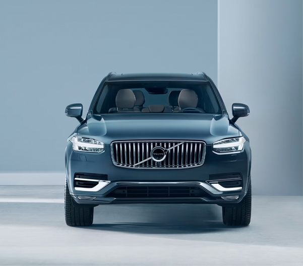 Front exterior of the 2023 Volvo XC90 with the iconic front grille and headlamp design.