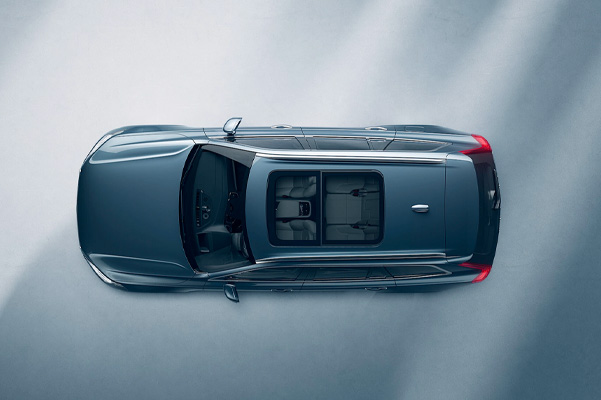Aerial view of the 2023 Volvo XC90