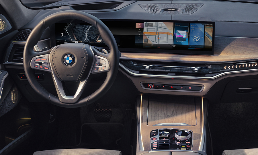 Interior shot of the 2024 BMW X7's dashboard
