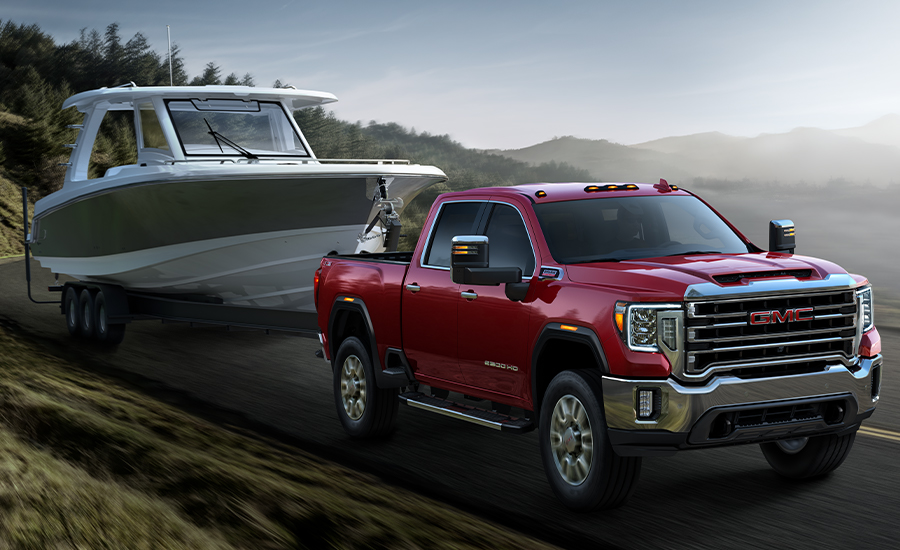 GMC Sierra 2500HD towing/hauling boat