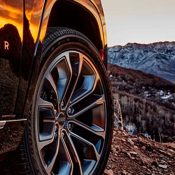 Close up of 2024 GRAND WAGONEER wheel