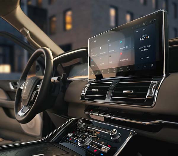 Dashboard shot of 13.2-inch LCD center touchscreen in 2024 Lincoln Navigator