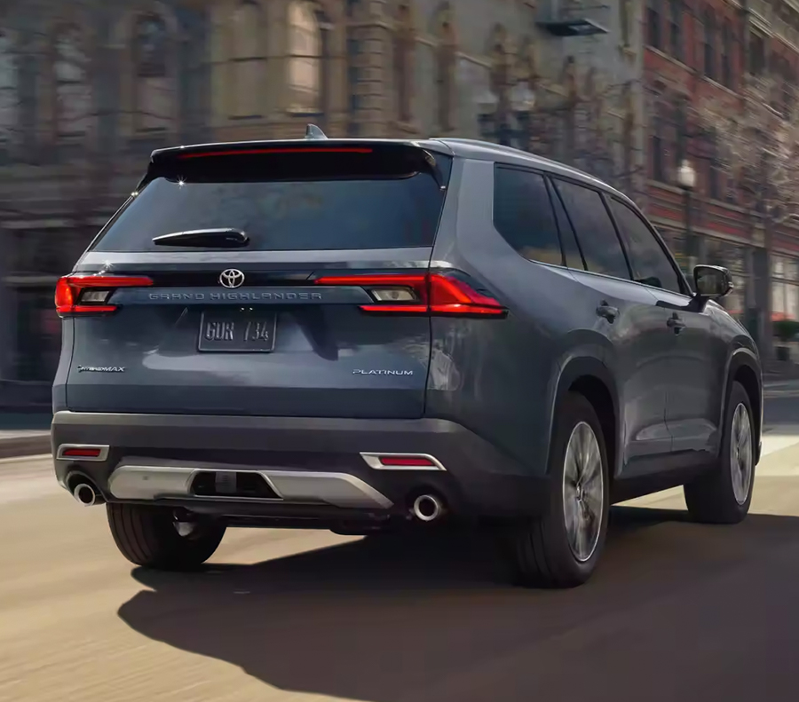 Rear view of 2024 Toyota Grand Highlander