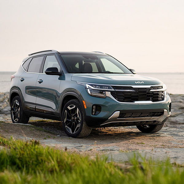 Front 3/4 shot of the 2025 Kia Seltos parked on water