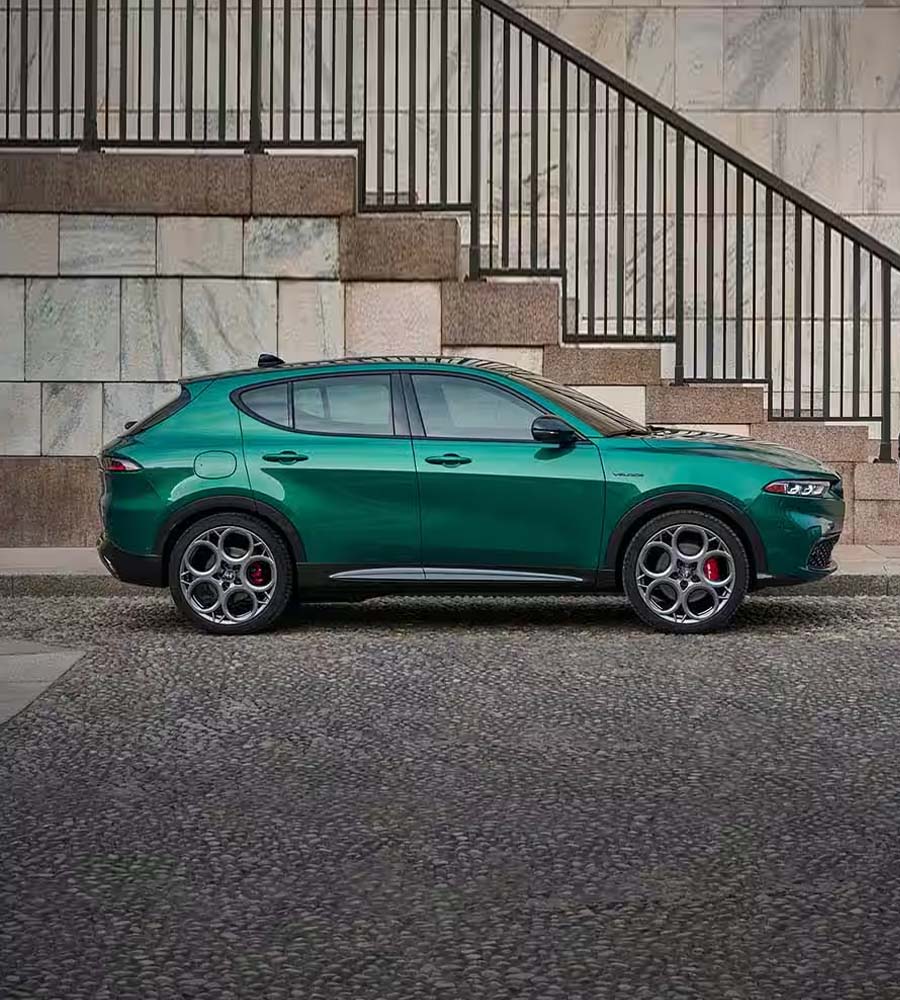 side view of the new 2025 Alfa Romeo Tonale