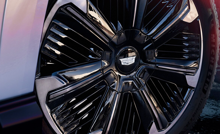Close Up View of the Wheel on the 2025 Cadillac ESCALADE IQ