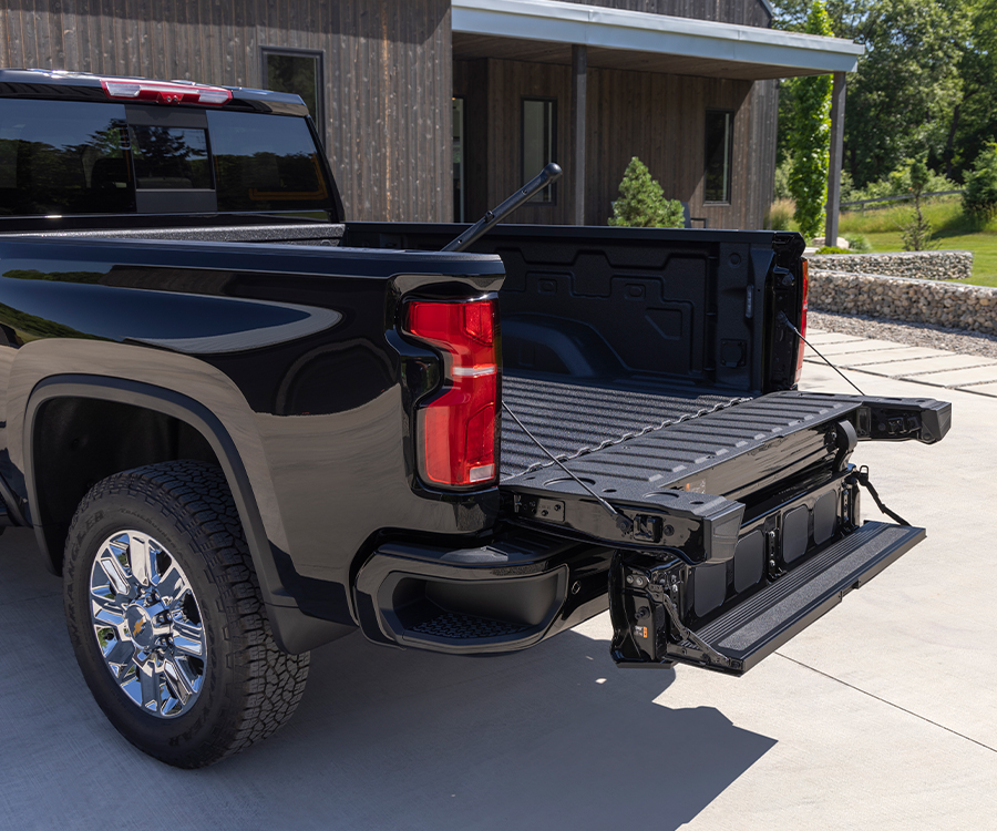 2025 Silverado HD Crew Cab Black, driver shot, rear, open tailgate